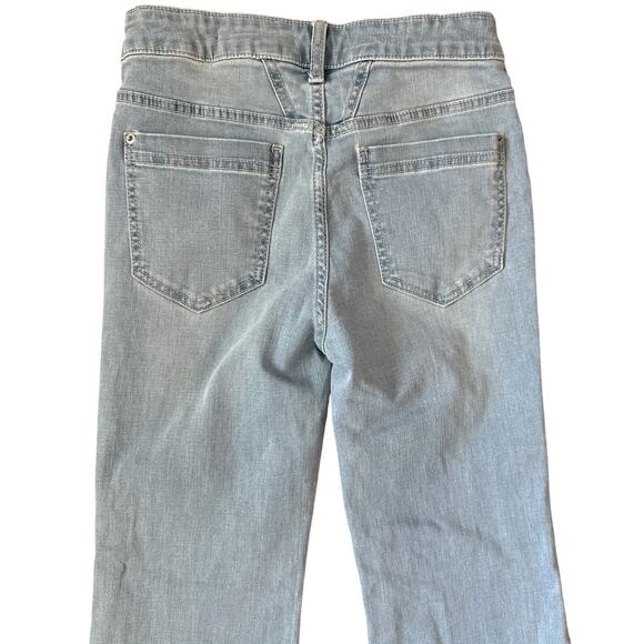 Anthropologie Pilcro Tulip Mid-Rise Flare Light Wash Stretchy Jeans Size 26 - Picture 11 of 11